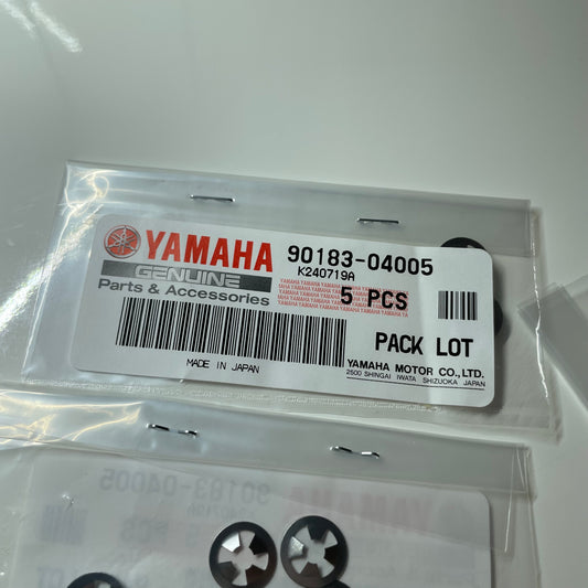 2 clips for fixing the Chappy Yamaha exhaust logo
