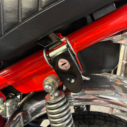 Complete seat lock for Chappy Yamaha