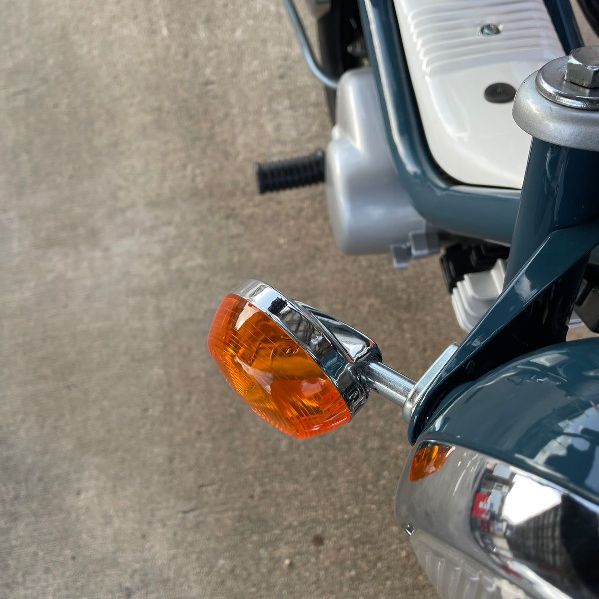 Yamaha Chappy LB50 LB80 RD50 RD60 RD125 Front & Rear Turn Signal Winker – OEM WP81001, Thailand Made
